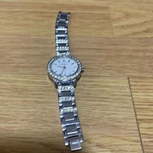 FOSSIL WATCH SILVER WITH RHINESTONES WATCH